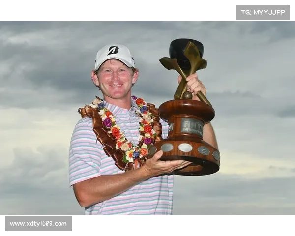 布兰德·斯内德克尔荣耀加冕：征服美国PGA巡回赛