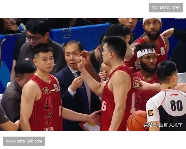 揭秘许利民与方硕边线球配合背后的战术奥秘与默契默示